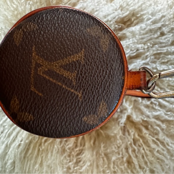 Louis Vuitton Monogram Mini Papillon Pochette - Picture 7 of 9